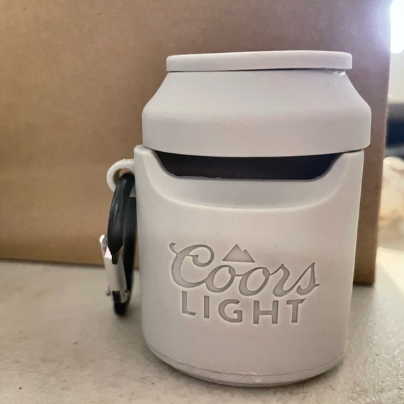 A beer can ( coorse light ) air pod 1 and 2 .. - Picture 3 of 4